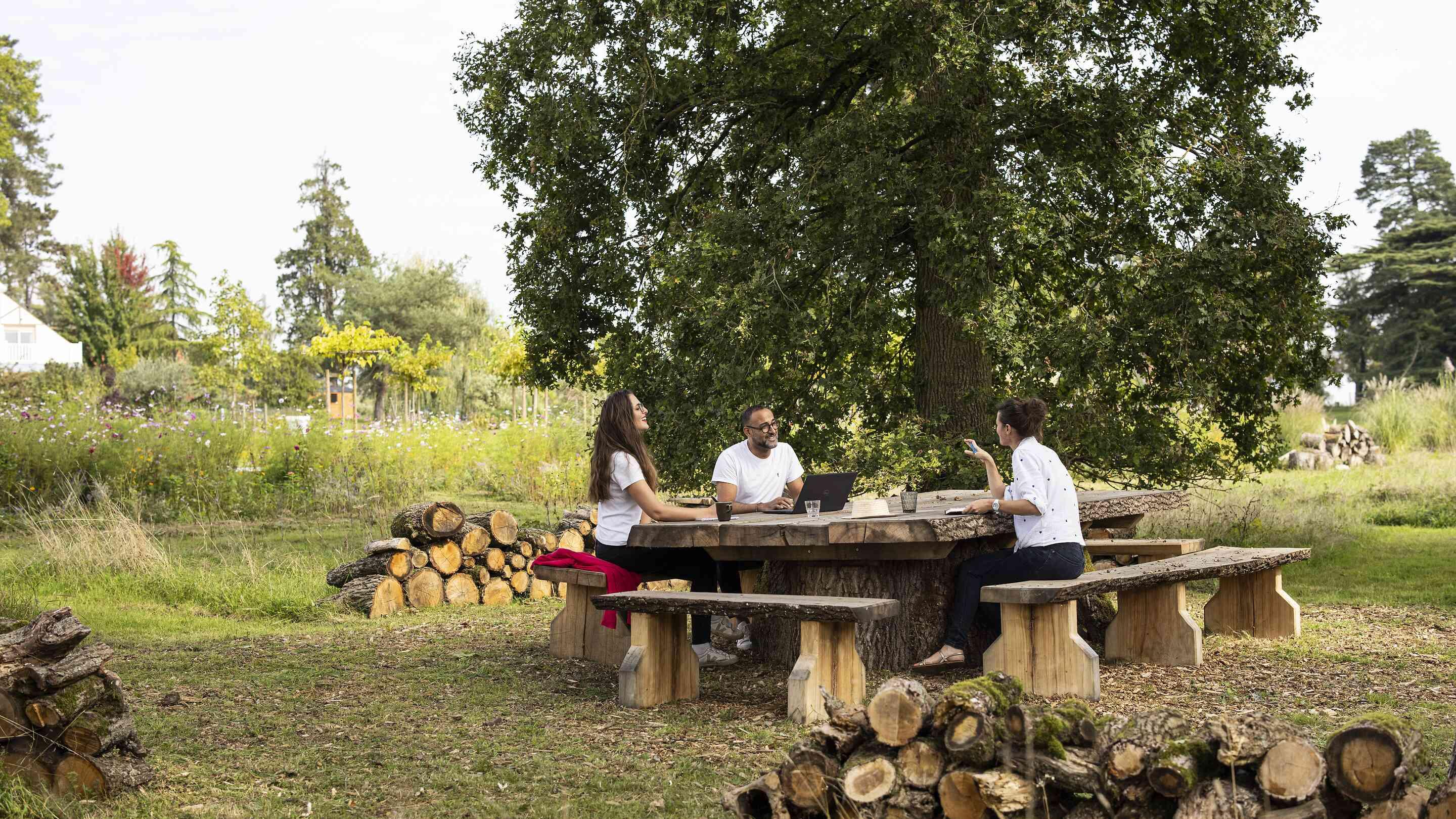 Découvrez les 10 principes RSE des Maisons Châteauform' !