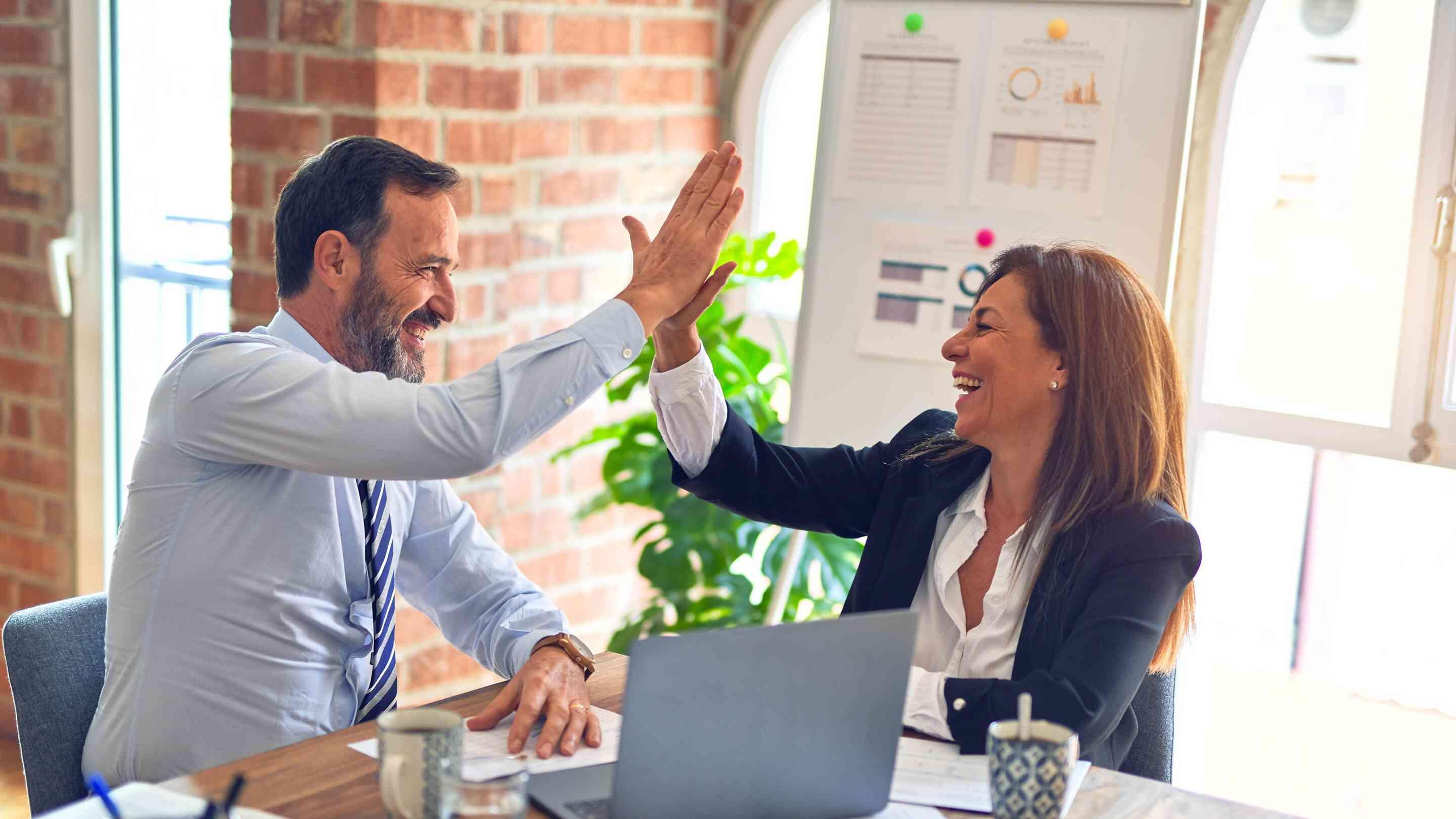 Autonomie au travail : Faire, faire faire puis laisser faire